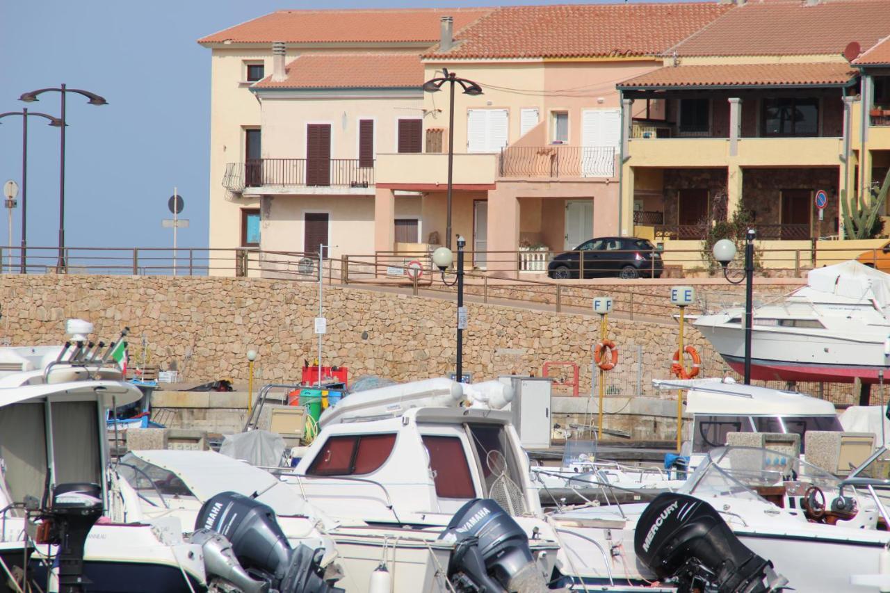 Borgo Spiaggia Vista Mare Isola Rossa Buitenkant foto