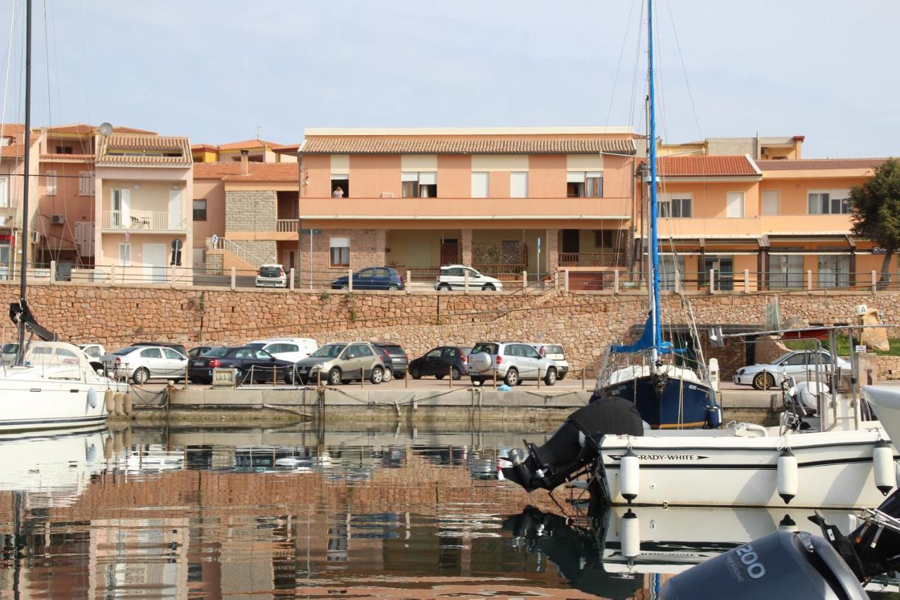 Borgo Spiaggia Vista Mare Isola Rossa Buitenkant foto