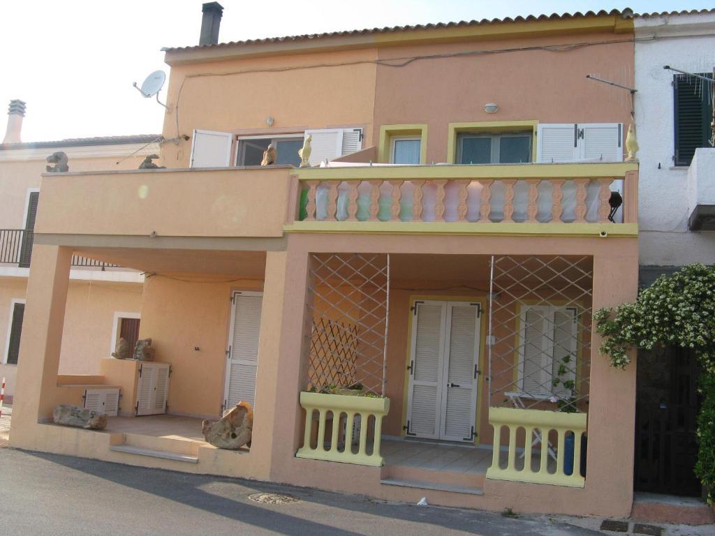 Borgo Spiaggia Vista Mare Isola Rossa Buitenkant foto